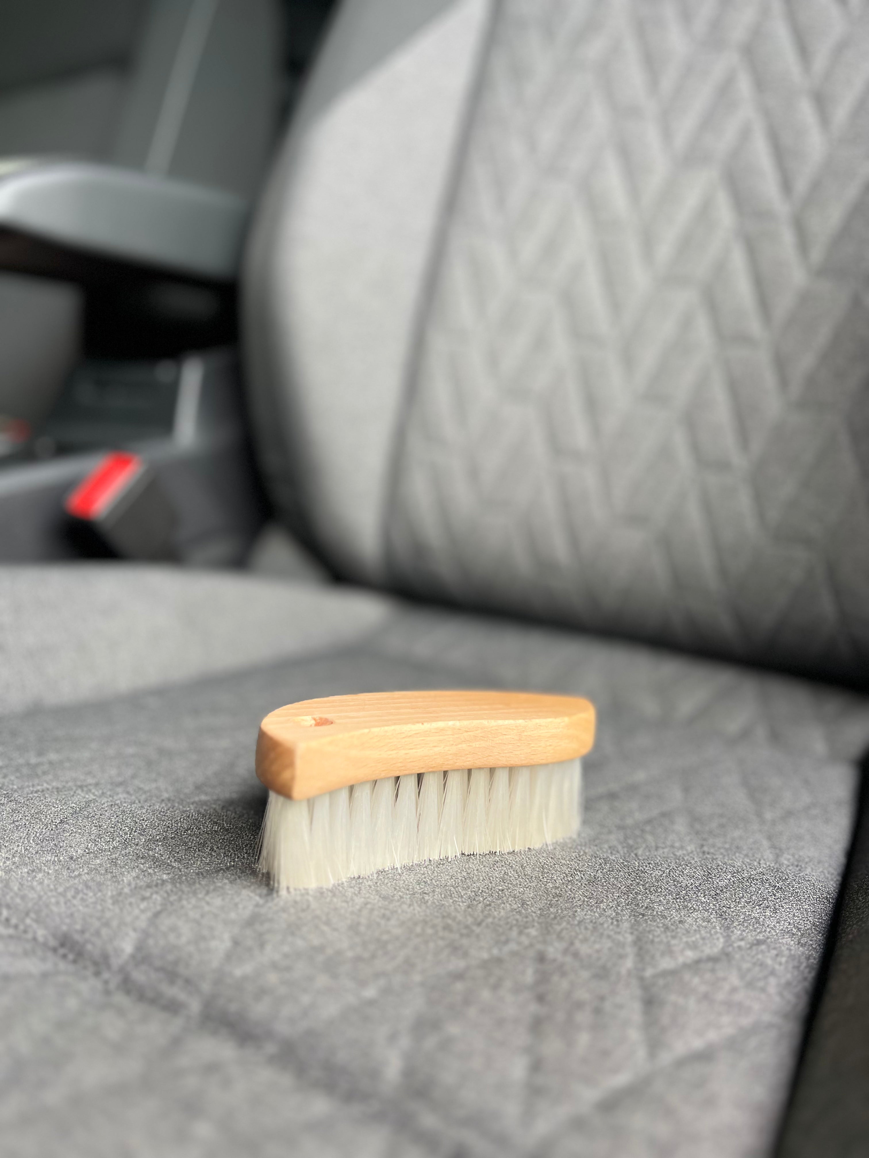 Innenraumbürste – schonend & effektiv und ergonomisch für Auto Innenraum