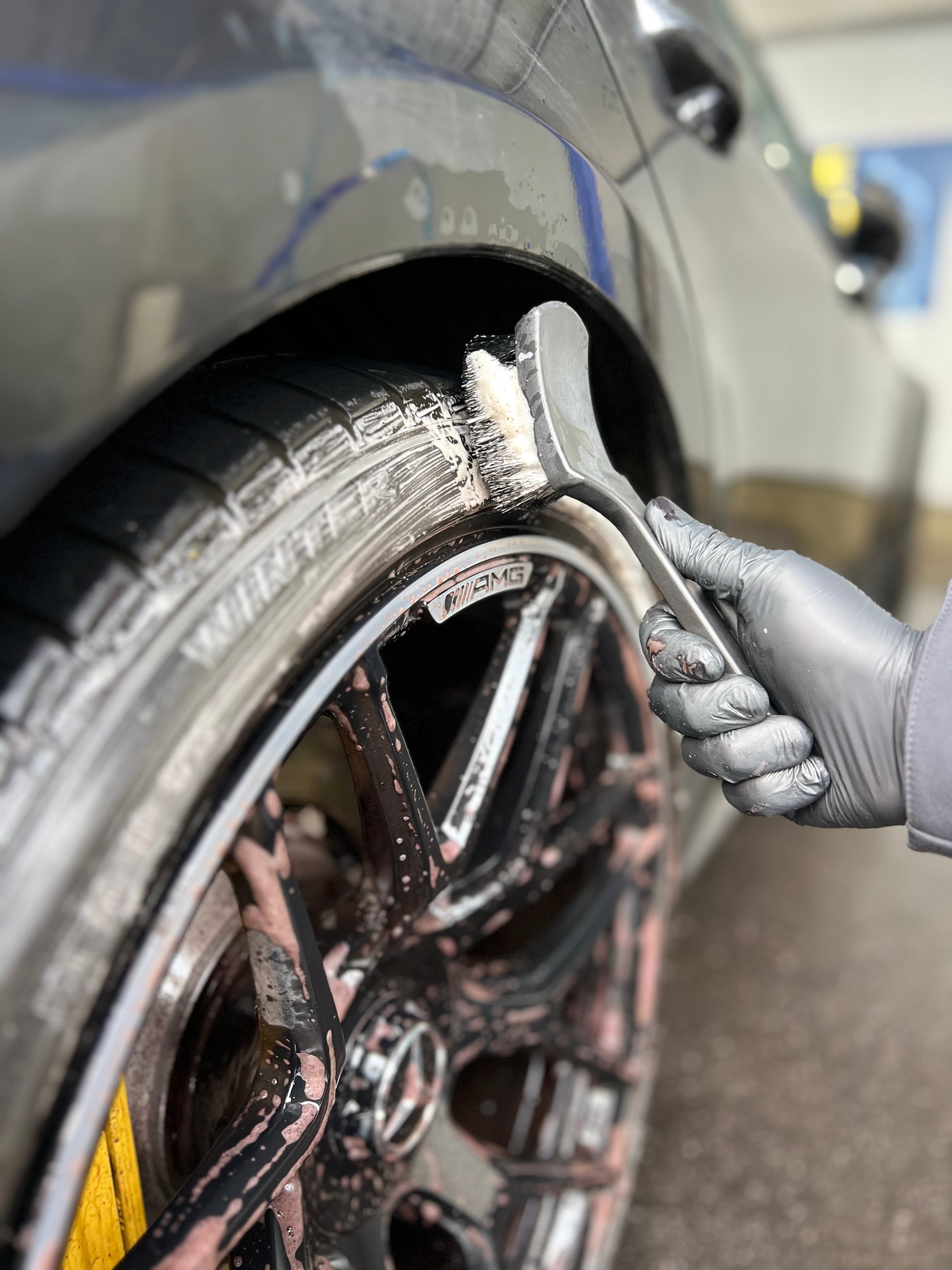 Reifenbürste – kurze Borsten | Perfekt für Reifenflanken & hartnäckigen Schmutz